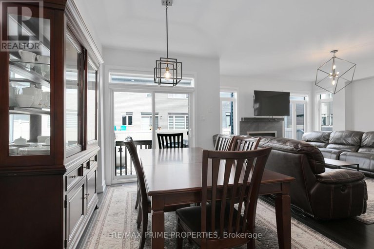 28408165/249-fountainhead-drive/mer-bleuebradley-estatesanderson-park/ottawa/ontario/K1W0H4_19