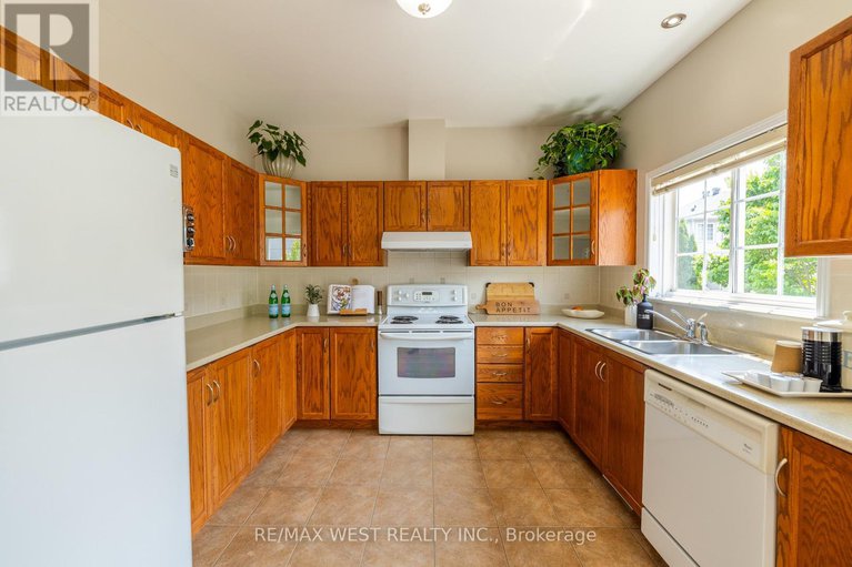 28441775/214-castlegarth-crescent/stonebridge/ottawa/ontario/K2J5N6_10