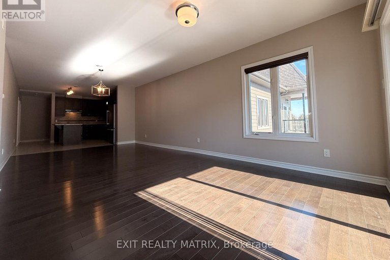 29598093/305-300-solstice-crescent/embrun/russell/ontario/K0A1W0_5