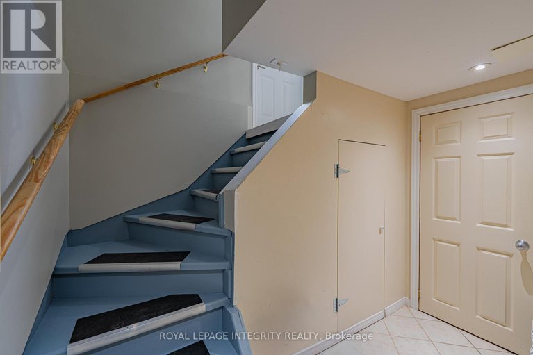 28557939/1695-gage-crescent-n/bel-air-heights/ottawa/ontario/K2C0Z7_26