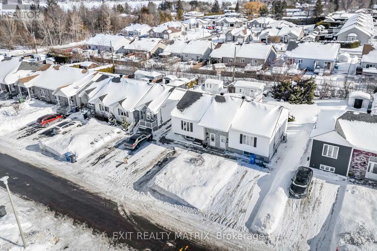 29320143/443-christine-street/hawkesbury/hawkesbury/ontario/K6A3P7_30