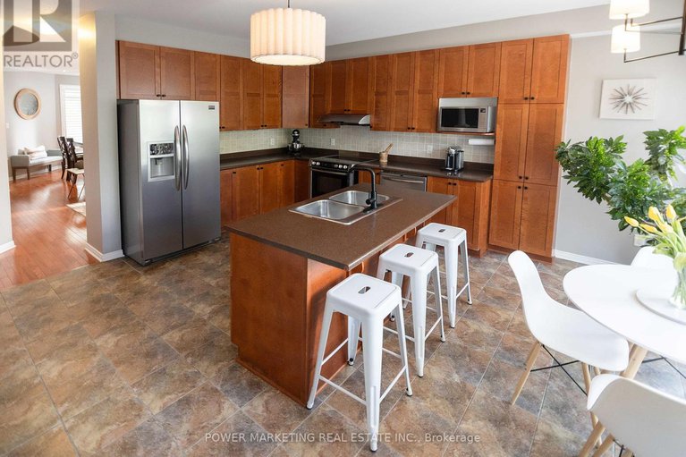 28585317/124-strathcarron-crescent/morgans-grantsouth-march/ottawa/ontario/K2K0C7_14