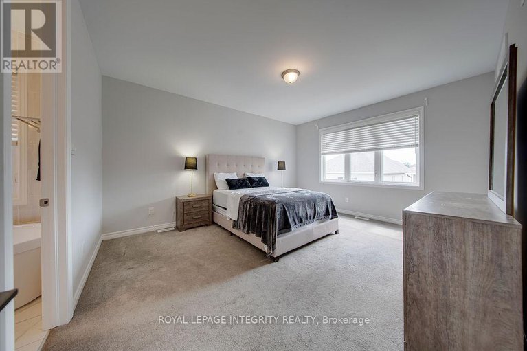 28613041/405-aphelion-crescent/half-moon-bay/ottawa/ontario/K2J6N6_30