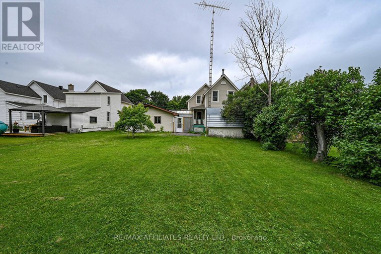 28498244/11-merrick-street/smiths-falls/smiths-falls/ontario/K7A4R2_43