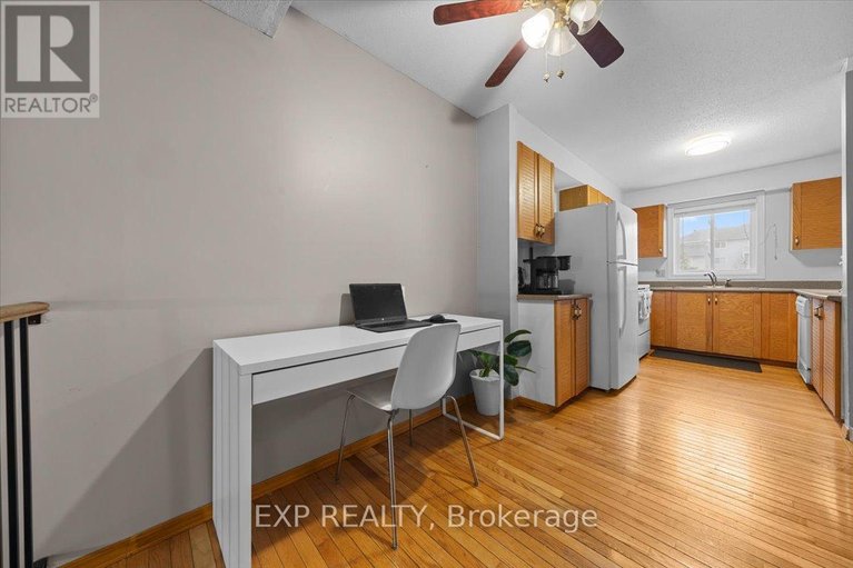 29633381/140-castlegreen-private/hunt-club-parkgreenboro/ottawa/ontario/K1T3N2_6