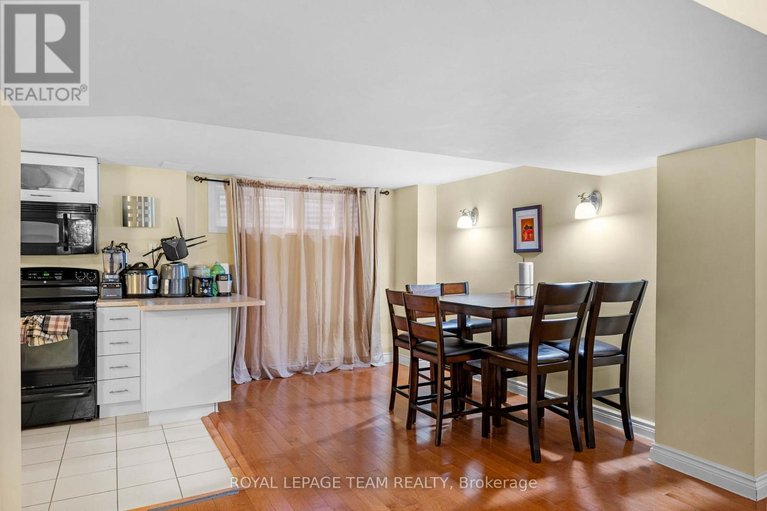 29669851/1986-fairbanks-avenue/alta-vistafaircrest-heights/ottawa/ontario/K1H5Y6_33