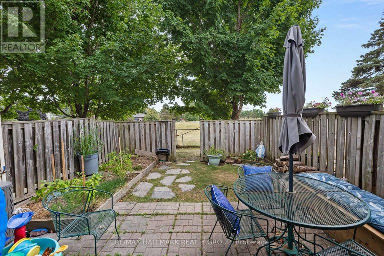 28960099/17-1598-hoskins-crescent/fallingbrookpineridge/ottawa/ontario/K4A2H8_22