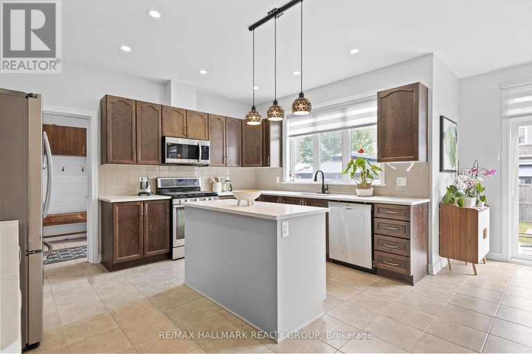 28811812/254-gracewood-crescent/blossom-parkkemp-parkfindlay-creek/ottawa/ontario/K1T0J1_6