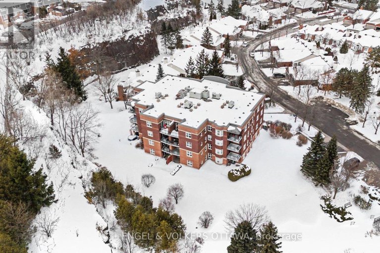 29383001/203-120-darlington-private/hunt-clubwestern-community/ottawa/ontario/K1V0X5_43