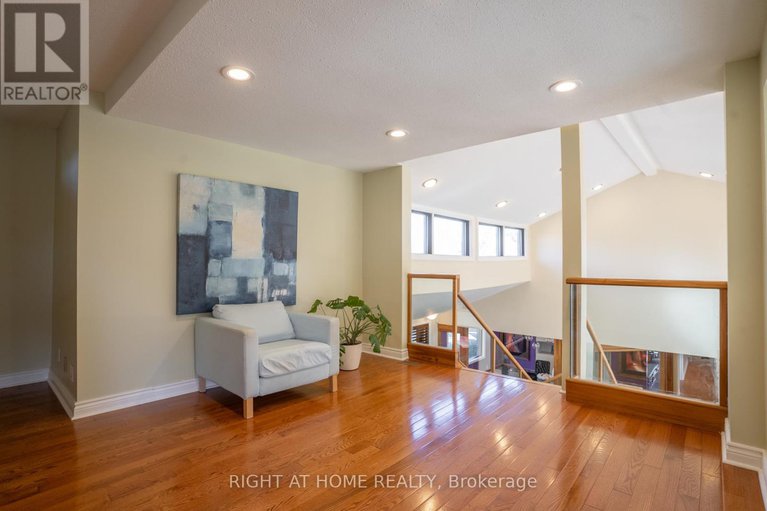 29001389/5-burnt-tree-court/cedar-hillorchard-estates/ottawa/ontario/K2R1B8_33