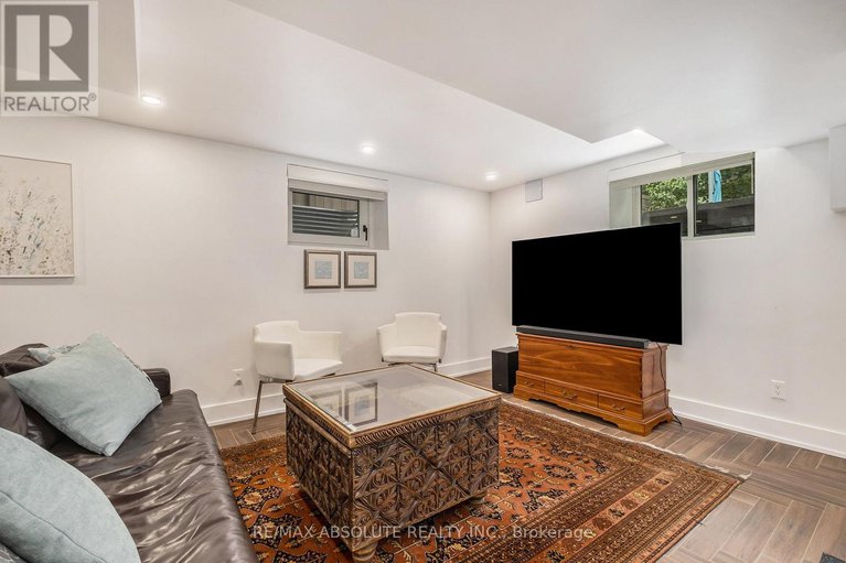 29088425/160-begonia-avenue/applewood-acres/ottawa/ontario/K1H6E4_23