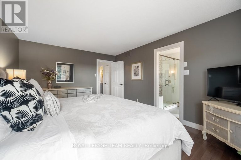 29676551/103-dunbarton-court/cardinal-glen/ottawa/ontario/K1K4L5_18