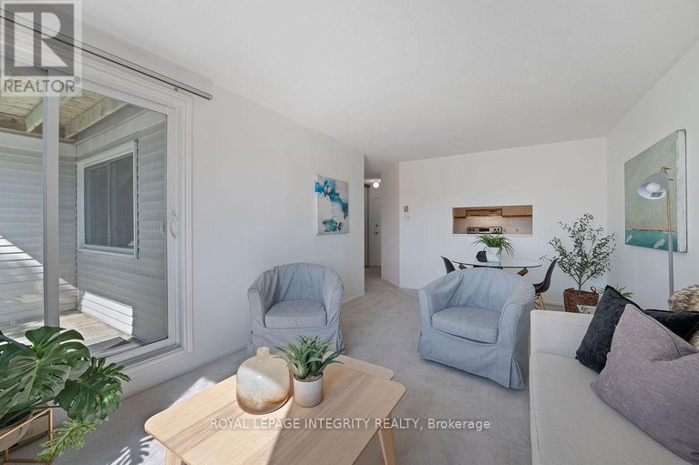 28876119/206-212-viewmount-drive/borden-farmstewart-farmcarleton-heightsparkwood-hills/ottawa/ontario/K2E7X2_10