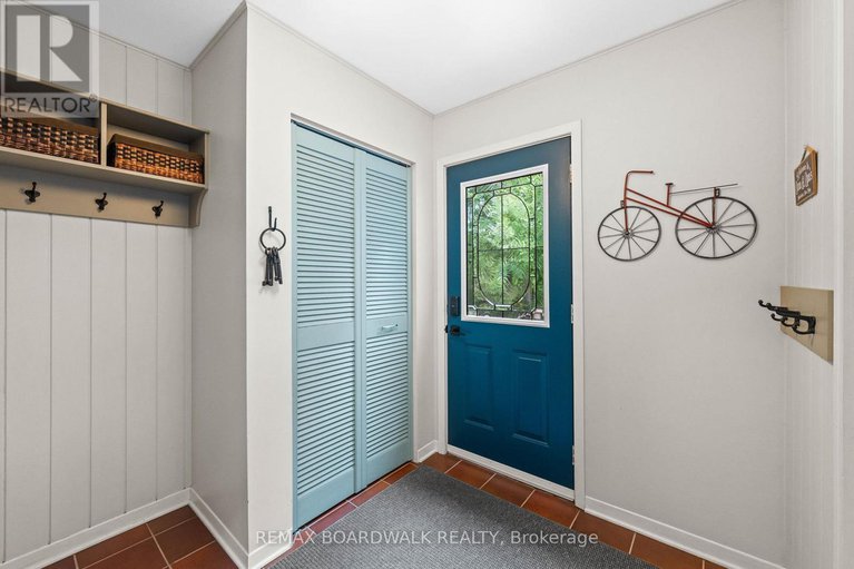 29437066/5984-third-line-road-n/rideau-twp-w-of-hwy-16-north-of-reg-rd-6/ottawa/ontario/K0A2T0_5