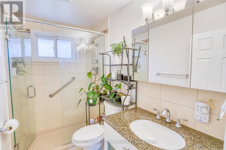 29083741/12-oakview-avenue/meadowlandscrestview/ottawa/ontario/K2G3A1_24