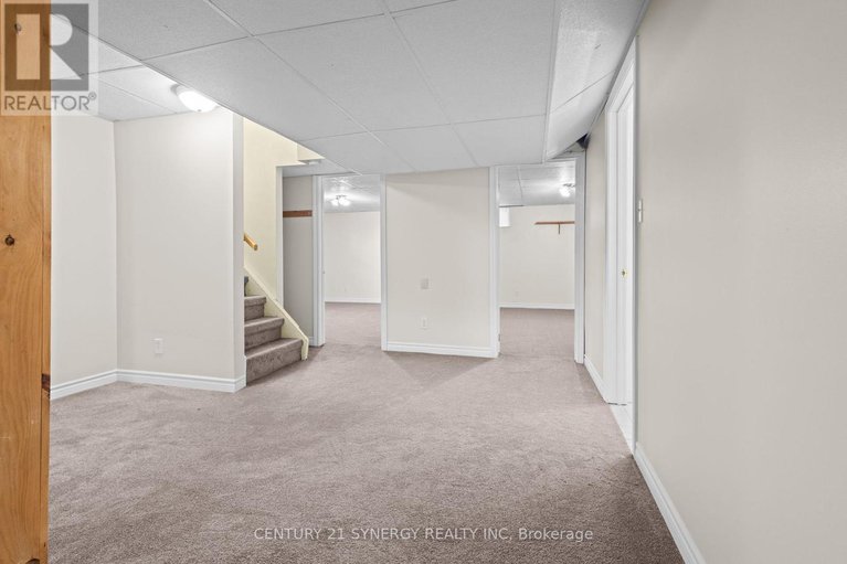 28631237/20-parkside-crescent/meadowlandscrestview/ottawa/ontario/K2G3B5_29