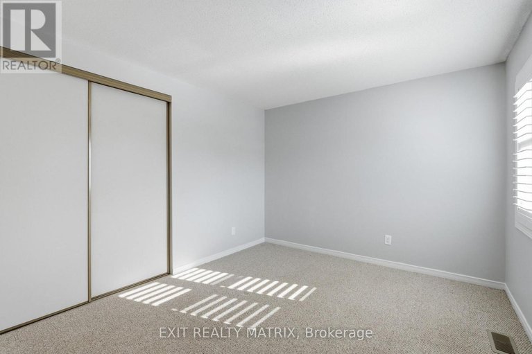 29434401/57-rosegarden-crescent/hunt-club-parkgreenboro/ottawa/ontario/K1T3A9_22