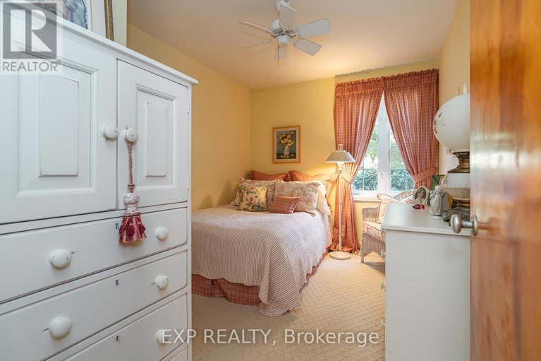 29009959/504-thessaly-circle/alta-vistafaircrest-heights/ottawa/ontario/K1H5W5_21