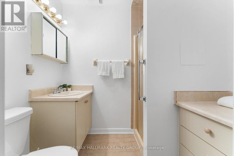 29486310/1916-russell-road/elmvale-acres/ottawa/ontario/K1G1L6_24