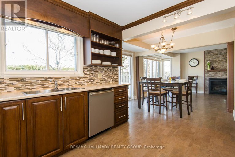 29314461/1743-silver-bark-avenue/orleanssunridge/ottawa/ontario/K1C7A8_15