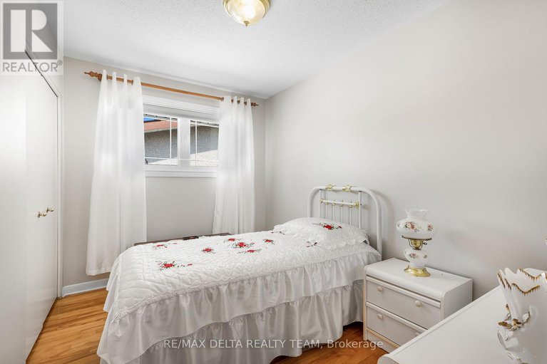 28631886/2435-heaton-avenue/hawthorne-meadows/ottawa/ontario/K1G1J1_15