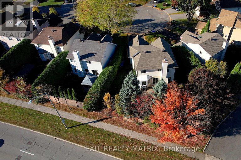 29422357/1879-rosewind-court/chapel-hill/ottawa/ontario/K1C7E3_50