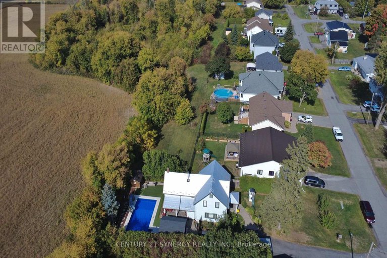 28930347/103-queen-charlotte-street/richmond/ottawa/ontario/K0A2Z0_46