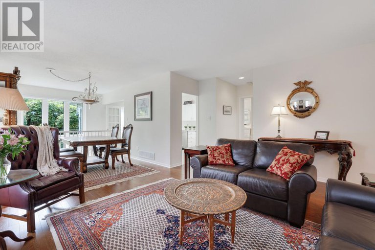 28678446/10-ladybirds-crescent/stittsville-north/ottawa/ontario/K2S1Z6_14