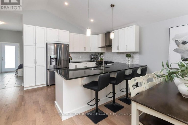 29499474/627-bracewell-street/mississippi-mills-ramsay-twp/mississippi-mills/ontario/K0A1A0_14