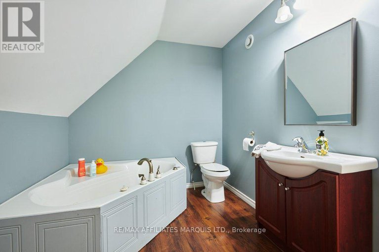 28879635/35-nevada-street/moose-creek/north-stormont/ontario/K0C1W0_29