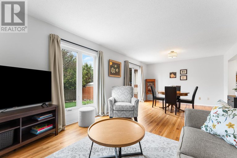 28234836/107-melanie-crescent/glencairnhazeldean/ottawa/ontario/K2L2E4_20