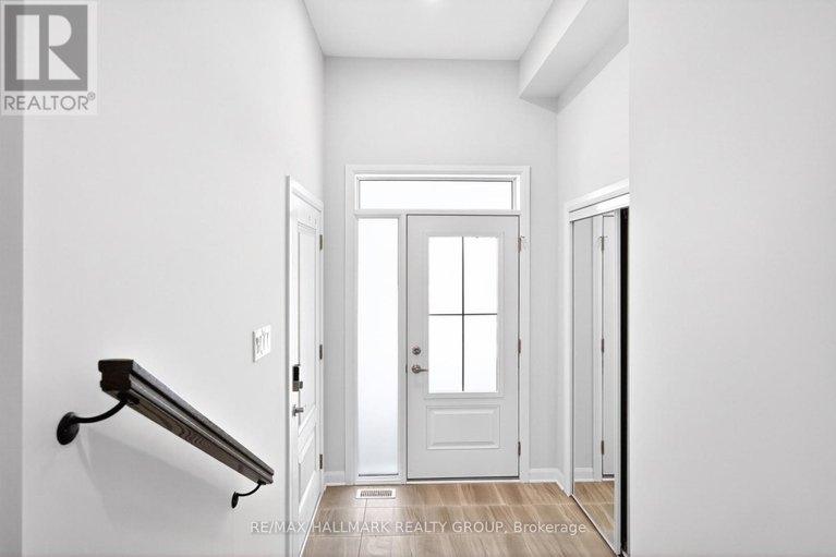 29298079/887-eileen-vollick-crescent/morgans-grantsouth-march/ottawa/ontario/K2W0M9_2