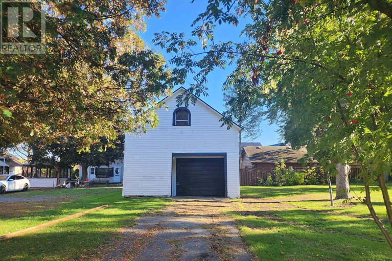 29348113/12-oak-street/lancaster/south-glengarry/ontario/K0C1N0_27