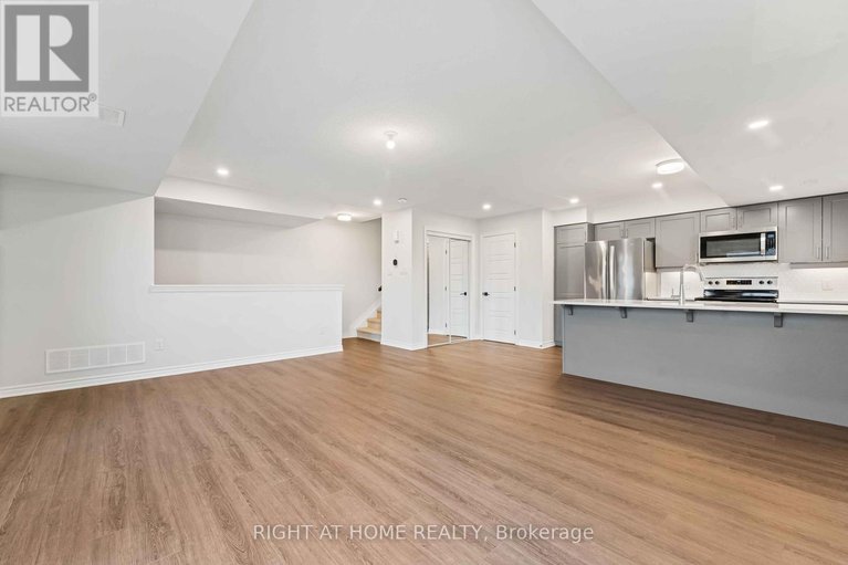 28970786/721-rouncey-road/emerald-meadowstrailwest/ottawa/ontario/K2V0S5_15
