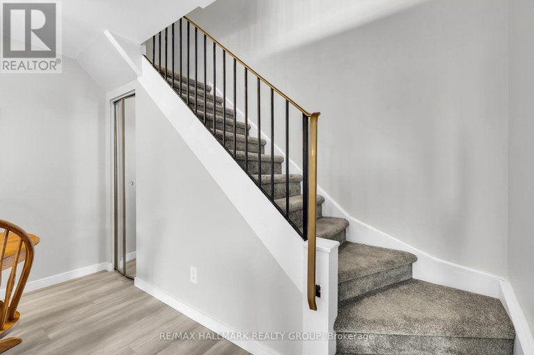 28720847/c-19-banner-road/sheahan-estatestrend-village/ottawa/ontario/K2H8T3_24
