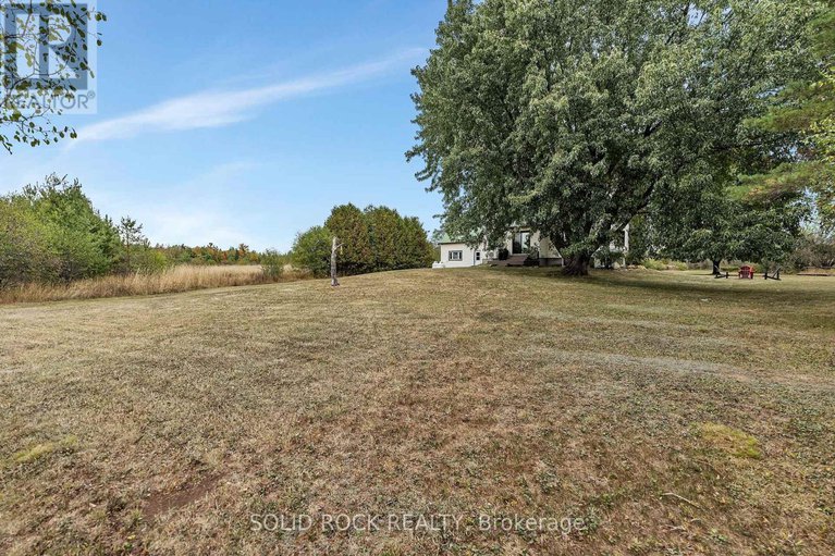 28914733/6800-dwyer-hill-road/rideau-twp-s-of-reg-rd-6-w-of-mccordick-rd/ottawa/ontario/K7A4S6_12