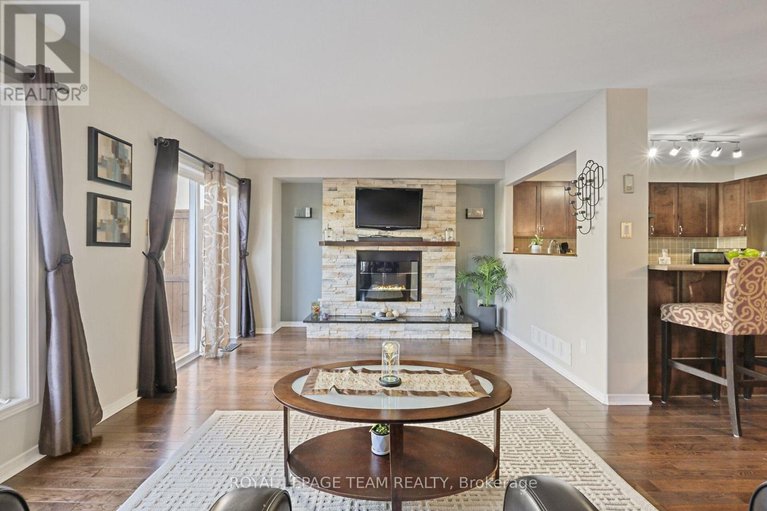 29058960/215-parkrose-private/chatelaine-village/ottawa/ontario/K4A0N8_17