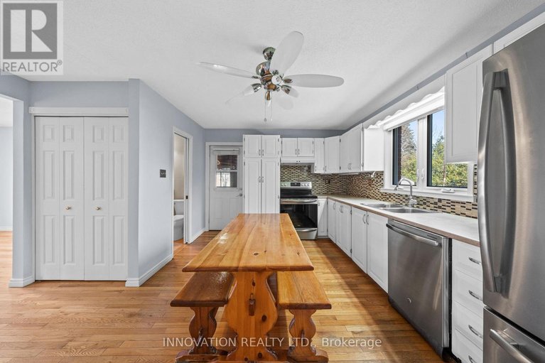 29648459/114-poole-street/fitzroy/ottawa/ontario/K0A1X0_9