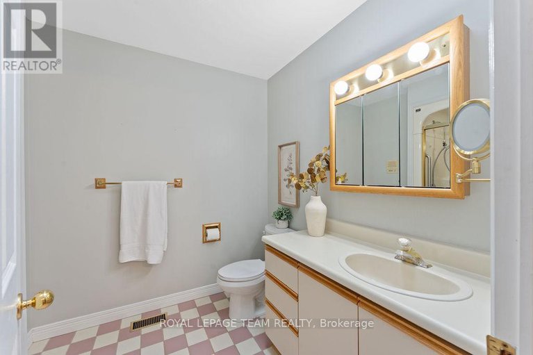 29015991/2684-violet-street/britannia/ottawa/ontario/K2B6X2_28