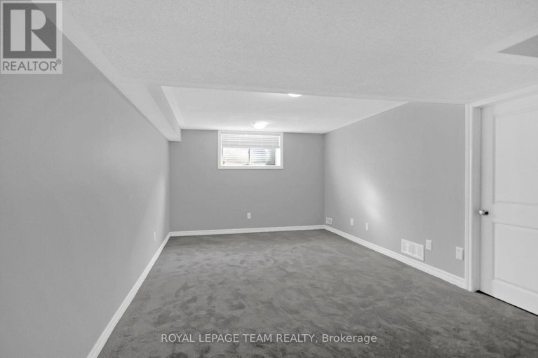 28243617/605-lauraleaf-crescent/half-moon-bay/ottawa/ontario/K2J6G7_38