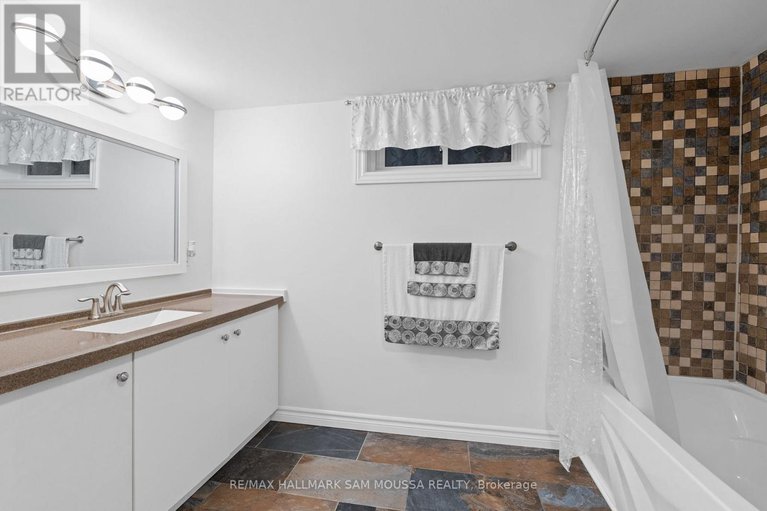 29138832/9-quinpool-crescent/arbeatha-park/ottawa/ontario/K2H6H9_36