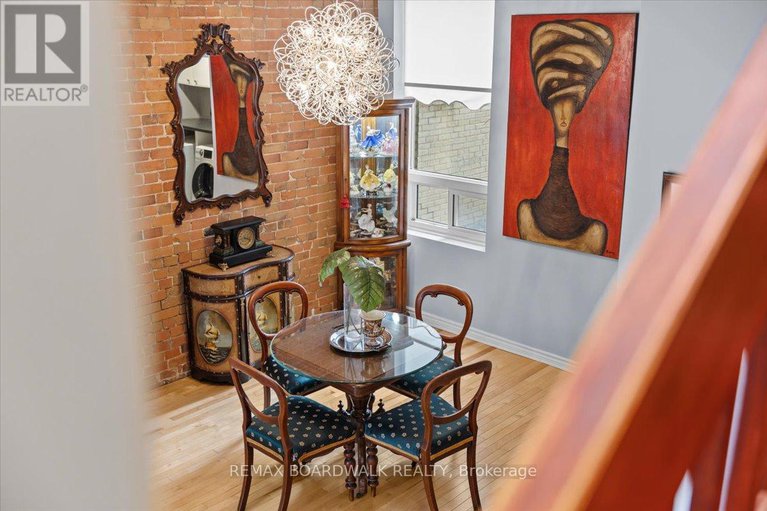 29377343/32-waverley-street/ottawa-centregolden-triangle/ottawa/ontario/K2P0T9_13