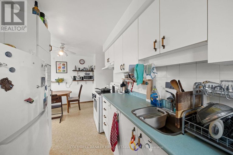 29607129/2066-saunderson-drive/elmvale-acres/ottawa/ontario/K1G2E6_20