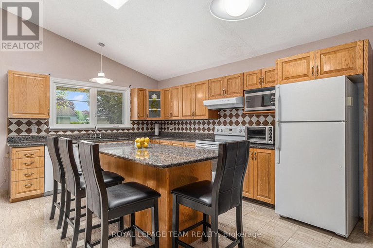 28309030/53-viewmount-drive/meadowlandscrestview/ottawa/ontario/K2G3C4_6