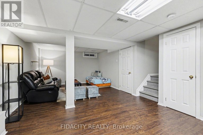29538560/1-kathleen-crescent/stittsville-central/ottawa/ontario/K2S1L6_26