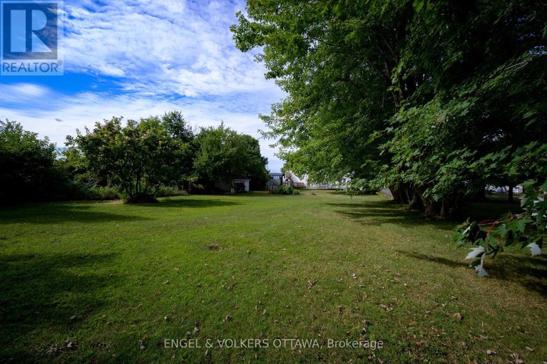 28821513/6258-richmond-road/south-of-fallowfield-road/ottawa/ontario/K0A2Z0_46