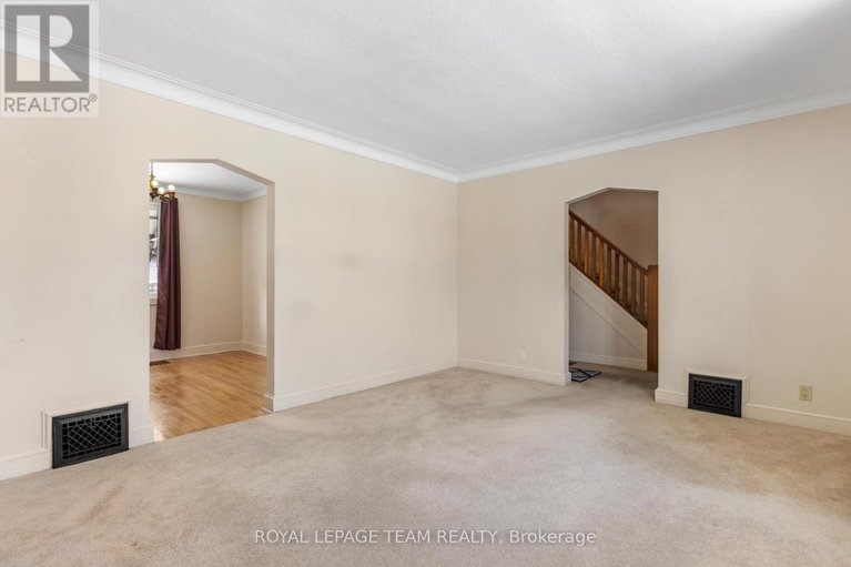 29327358/242-fairmont-avenue/civic-hospital/ottawa/ontario/K1Y1X9_9