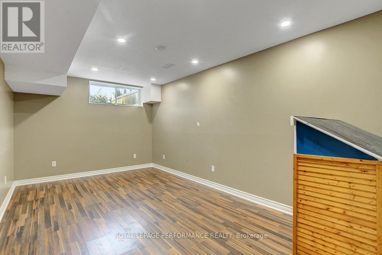 29219965/156-talltree-crescent/stittsville-central/ottawa/ontario/K2S0B1_16