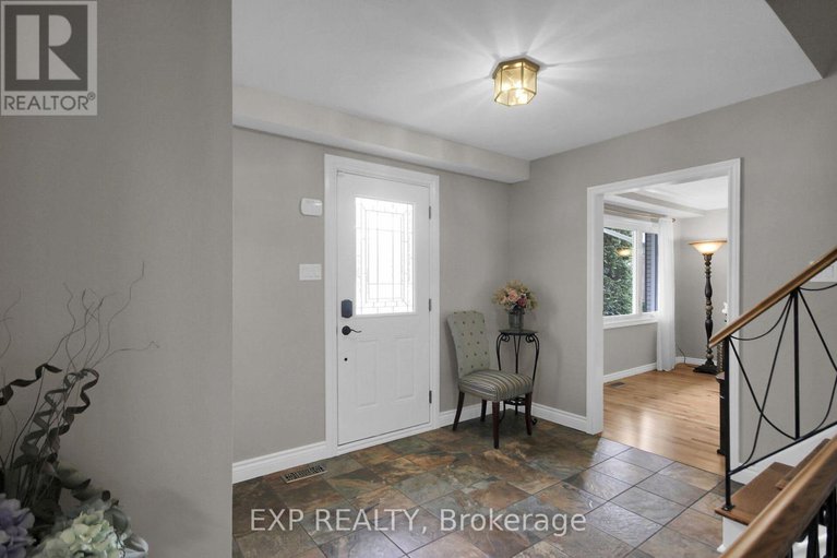 28340674/2001-neepawa-avenue/carlingwood/ottawa/ontario/K2A3L4_11