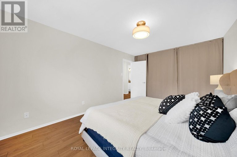 29553910/15-tarquin-crescent/westcliffe-estates/ottawa/ontario/K2H8J7_23